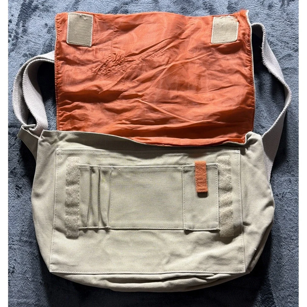 GAP Canvas Messenger Bag Crossbody Shoulder Bag. Beige Tan w/Adjustable Strap.